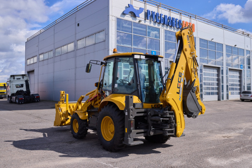 Экскаватор-погрузчик LGCE B877F (дополнительная 3X гидролиния, БСМ, RideControl) Экскаватор-погрузчик LGCE B877F (дополнительная 3X гидролиния, БСМ, RideControl)