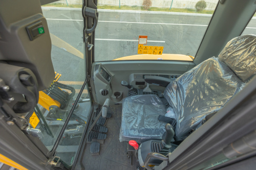 Экскаватор гусеничный LGCE E635F (Квик-каплер гидравлический) Экскаватор гусеничный LGCE E635F (Квик-каплер гидравлический)