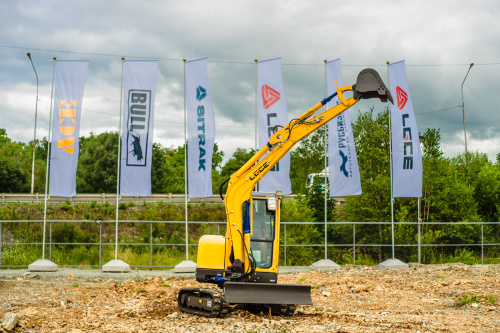 Экскаватор гусеничный LGCE E635F (Квик-каплер гидравлический) Экскаватор гусеничный LGCE E635F (Квик-каплер гидравлический)