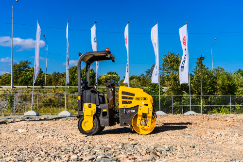Каток дорожный LGCE RC730 (комбинированный, полный привод) Каток дорожный LGCE RC730 (комбинированный, полный привод)