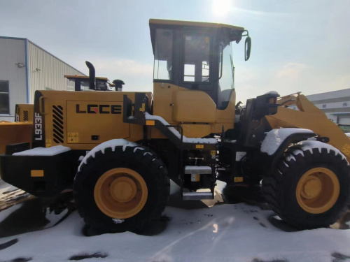 Погрузчик фронтальный LGCE L933F (ковш 1,8 м стандартный) Погрузчик фронтальный LGCE L933F (ковш 1,8 м стандартный)