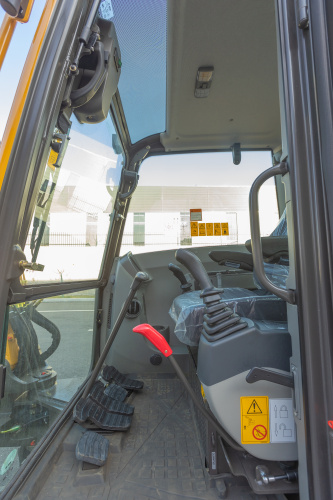 Экскаватор гусеничный LGCE E635F (Квик-каплер гидравлический) Экскаватор гусеничный LGCE E635F (Квик-каплер гидравлический)