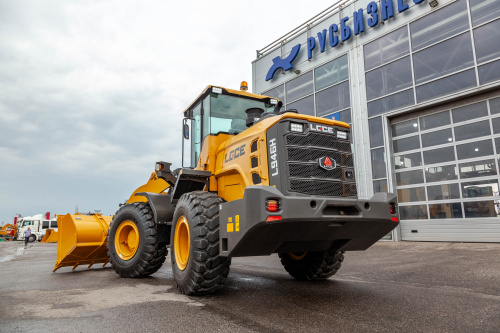 Погрузчик фронтальный LGCE L946H (ковш 2,5 м стандартный) Погрузчик фронтальный LGCE L946H (ковш 2,5 м стандартный)