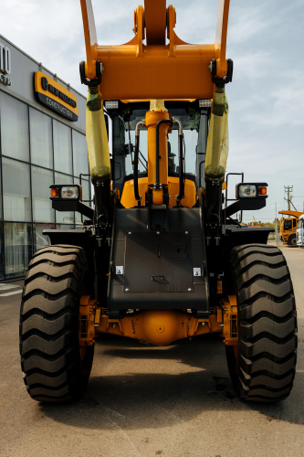 Погрузчик фронтальный LGCE L953H (ковш 3,0 м стандартный, доп. линия) Погрузчик фронтальный LGCE L953H (ковш 3,0 м стандартный, доп. линия)