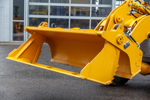 Погрузчик фронтальный LGCE L918H (ковш 0,9 м челюстной, доп. линия) Погрузчик фронтальный LGCE L918H (ковш 0,9 м челюстной, доп. линия)