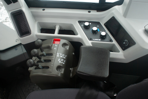 Погрузчик фронтальный LGCE L956H (ковш 3,5 м стандартный, доп. линия) Погрузчик фронтальный LGCE L956H (ковш 3,5 м стандартный, доп. линия)