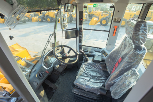 Погрузчик фронтальный одноковшовый LGCE L989H Погрузчик фронтальный одноковшовый LGCE L989H