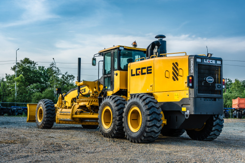 Автогрейдер LGCE G9290 (передний отвал, средний отвал) Автогрейдер LGCE G9290 (передний отвал, средний отвал)