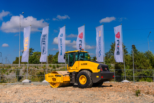 Каток грунтовый LGCE RS7120H (полный привод) Каток грунтовый LGCE RS7120H (полный привод)