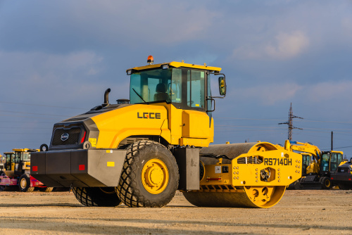 Каток грунтовый LGCE RS7140H (полный привод) Каток грунтовый LGCE RS7140H (полный привод)