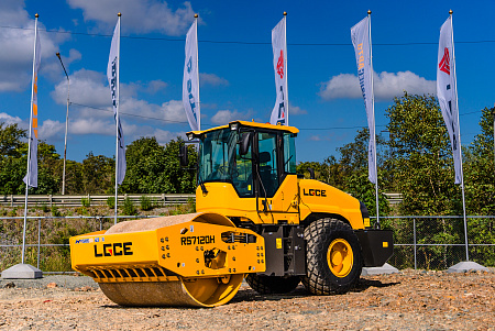 Каток грунтовый LGCE RS7120H (полный привод) Каток грунтовый LGCE RS7120H (полный привод)
