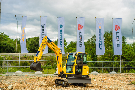 Экскаватор гусеничный LGCE E635F (Квик-каплер гидравлический) Экскаватор гусеничный LGCE E635F (Квик-каплер гидравлический)