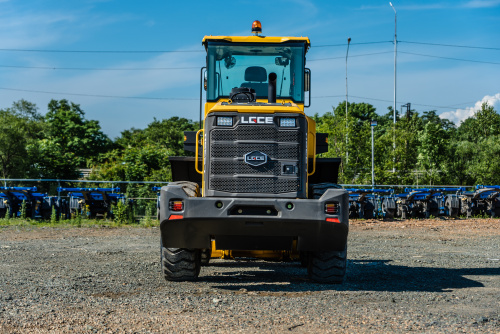 Погрузчик фронтальный LGCE L935H (ковш 2,1 м стандартный, доп. линия) Погрузчик фронтальный LGCE L935H (ковш 2,1 м стандартный, доп. линия)