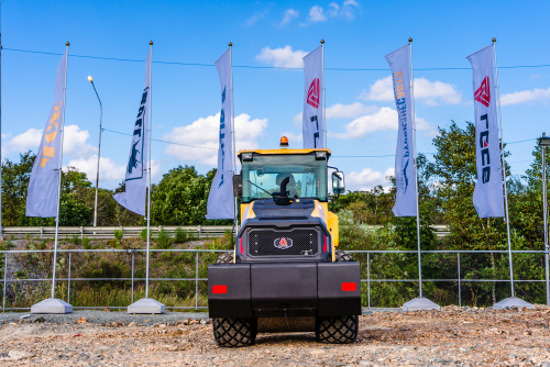 Каток грунтовый LGCE RS7120H (полный привод) Каток грунтовый LGCE RS7120H (полный привод)