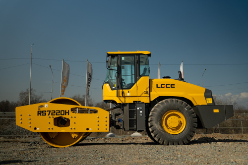 Каток грунтовый LGCE RS7220H (полный привод) Каток грунтовый LGCE RS7220H (полный привод)