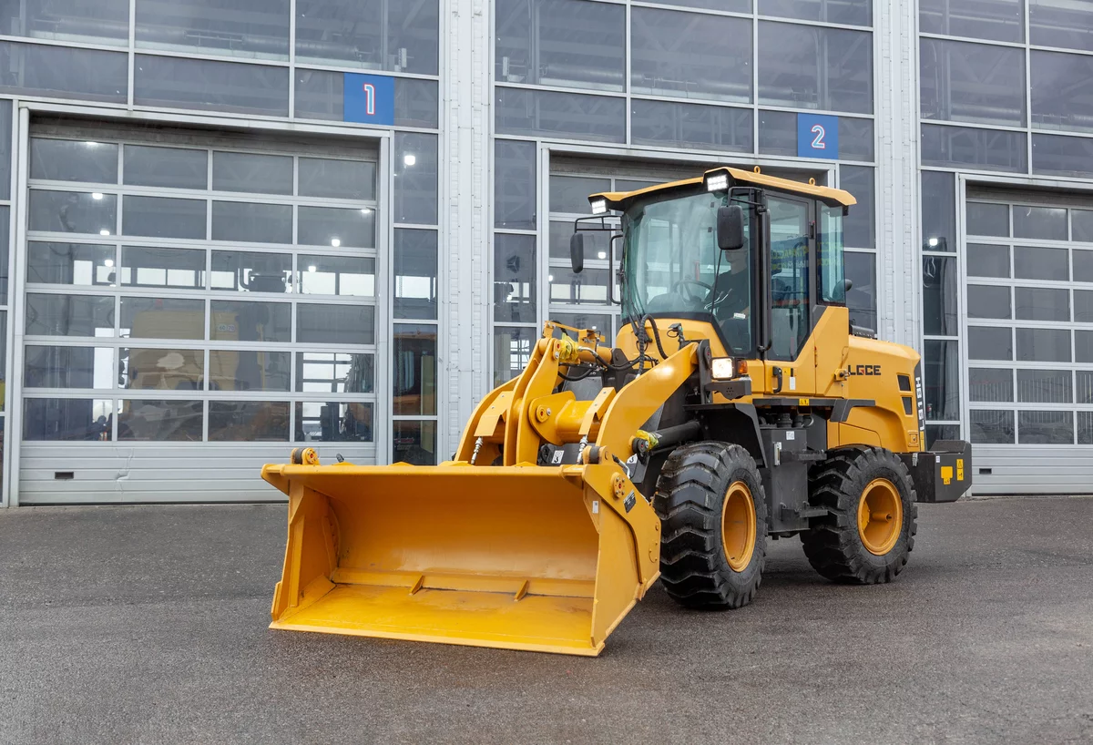 Погрузчик фронтальный LGCE L918H (ковш 0,9 м челюстной, доп. линия) Погрузчик фронтальный LGCE L918H (ковш 0,9 м челюстной, доп. линия)