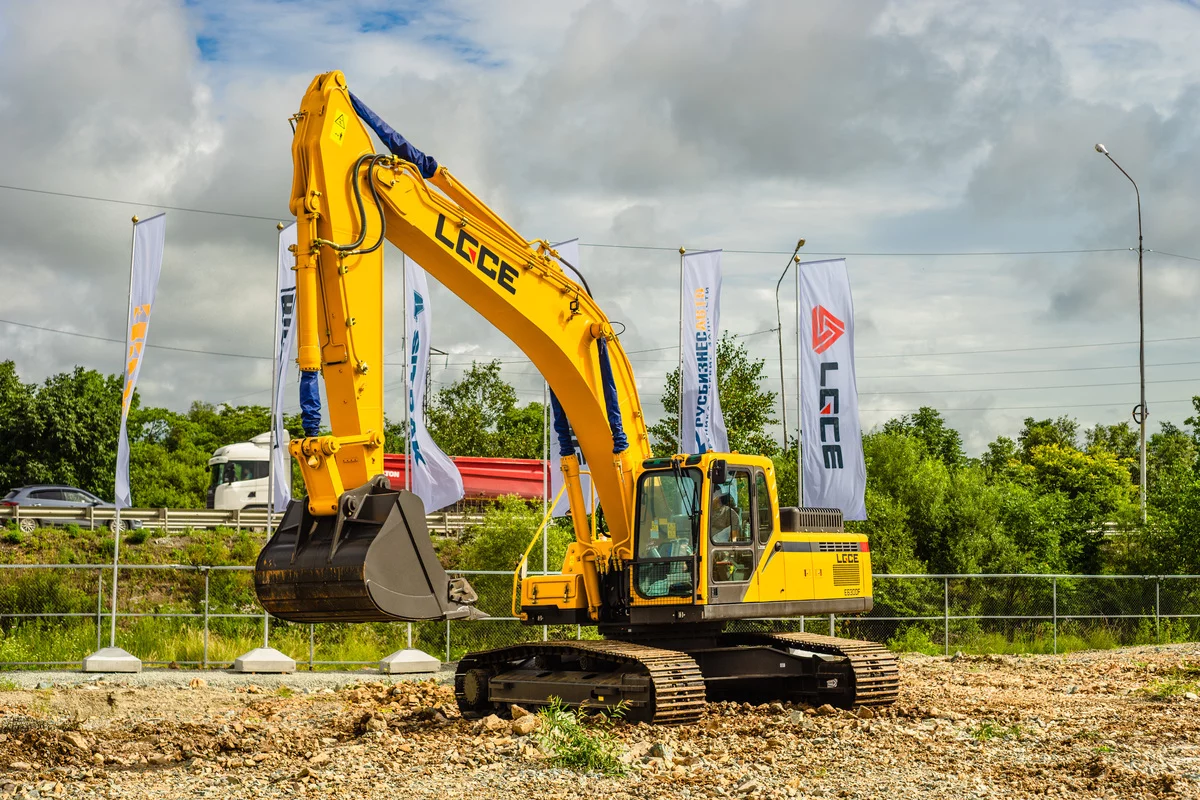 Экскаватор гусеничный LGCE E6300F Экскаватор гусеничный LGCE E6300F