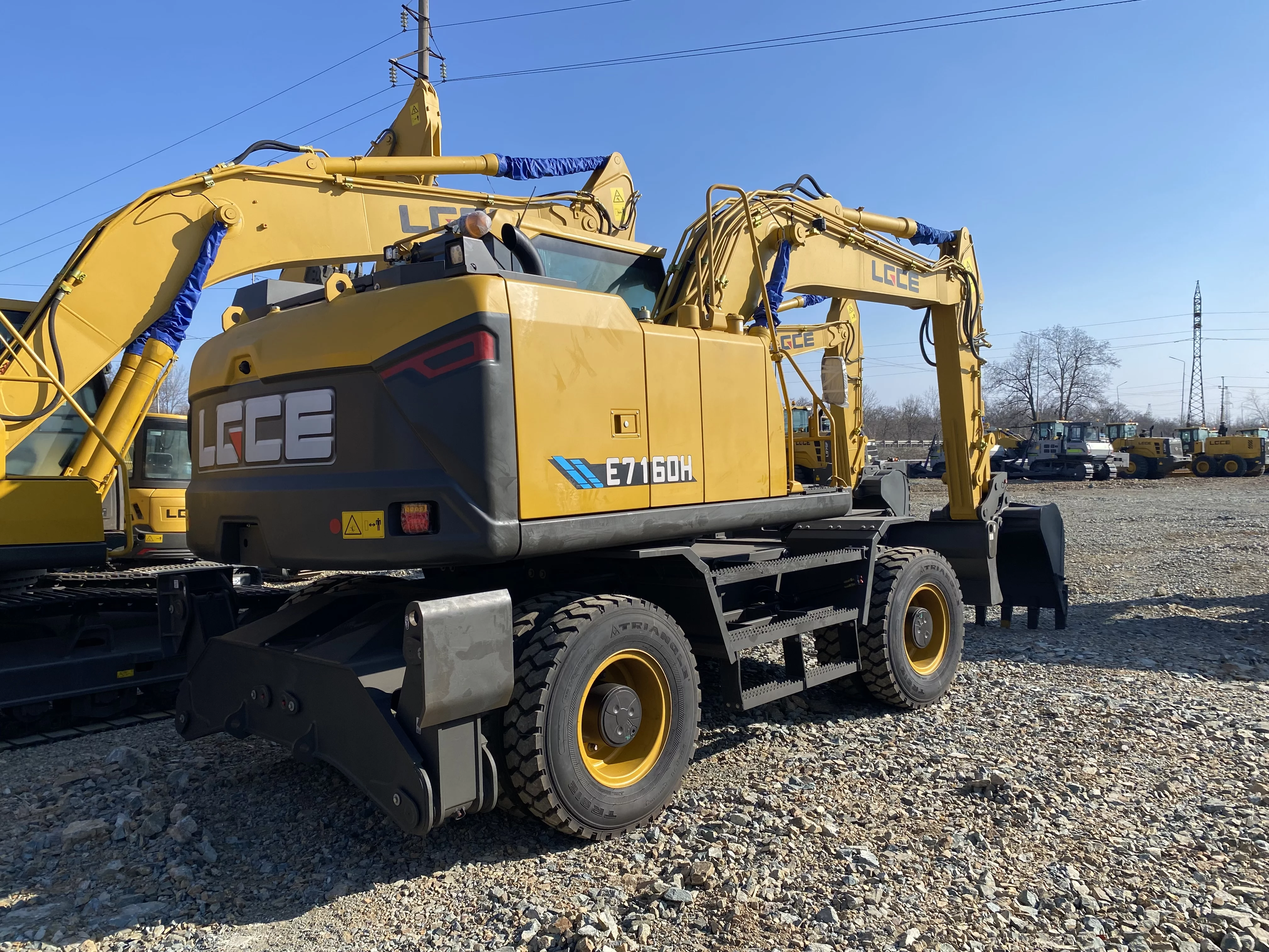 Экскаватор колесный LGCE E7160H (Квик-каплер гидр, Двухпоточная гидролиния (X3))