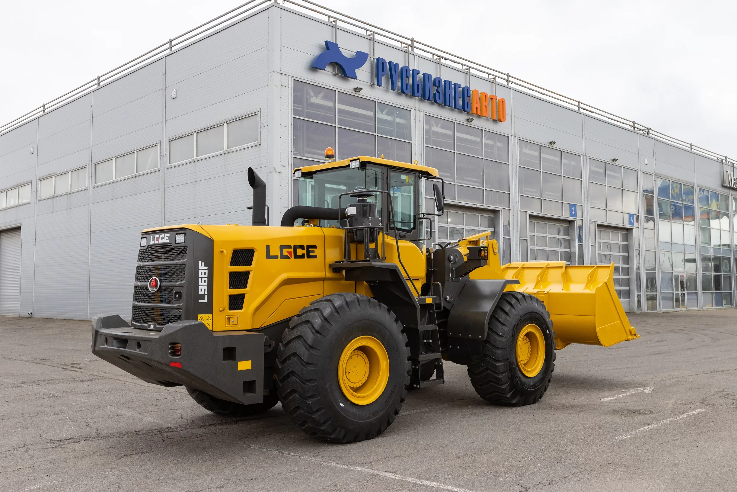 Погрузчик фронтальный LGCE L968F (ковш 4,2 м стандартный, доп. линия)